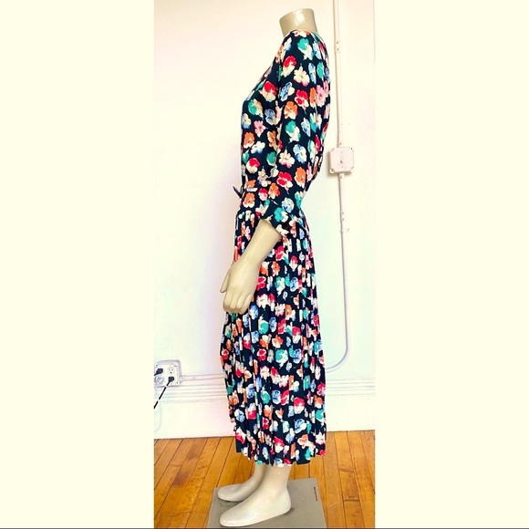 Vintage Floral Midi Dress - Picture 2 of 8